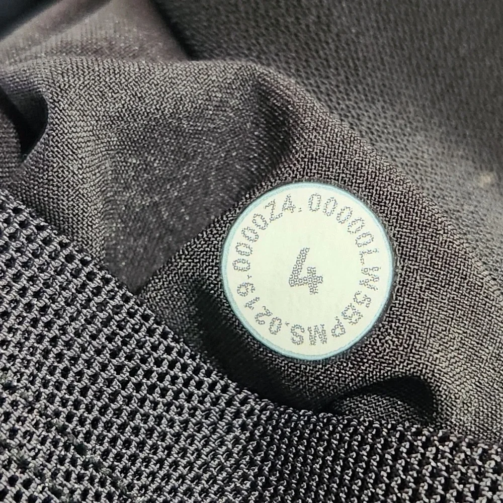 Lululemon On The Fly Pant Size 4 Woven 27